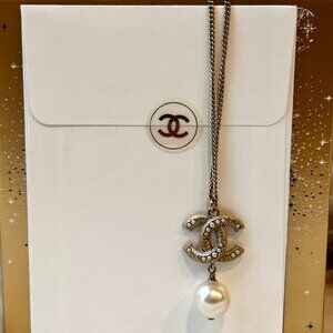 CHANEL CC Logo  necklace
